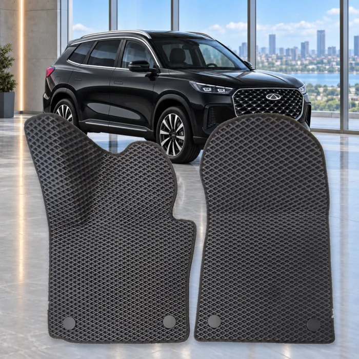Dywaniki samochodowe EVA RENZO do Chery Tiggo 8 PHEV 2025 – dwa przednie dywaniki na tle czarnego auta